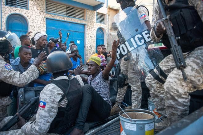 Moïse denuncia un golpe de Estado y se mantiene en el poder en Haití