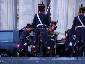 Instalan la capilla ardiente del expresidente argentino Menem en el Congreso