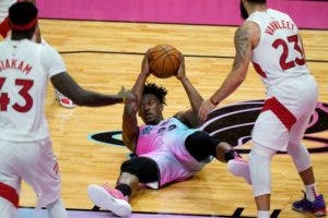  Butler se acerca al triple-doble y los Heat vuelven a ganar 