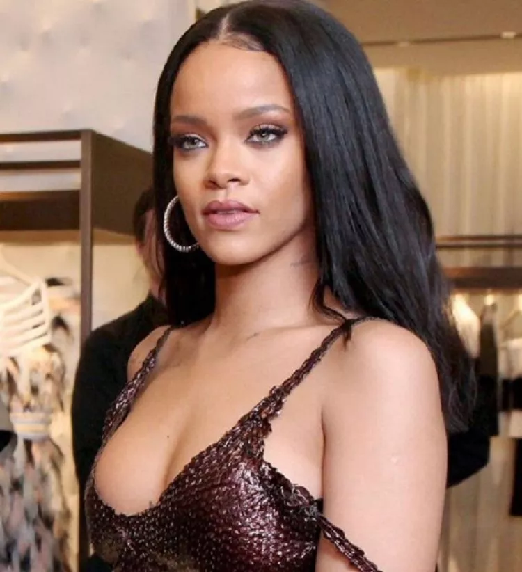 Las provocativas fotos de Rihanna que encienden las redes