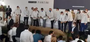 Presidente Abinader da primer picazo del proyecto mixto Distrito Piantini