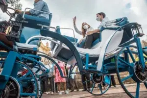 Santo Domingo cambia los coches de caballos por carruajes eléctricos