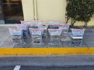 Autoridades ocupan 60 paquetes de cocaína en San Pedro