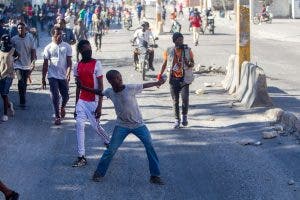 Consulado dominicano en Cabo Haitiano resulta con ventanas rotas durante protestas