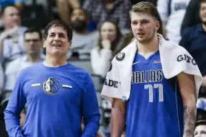 Líderes republicanos de Texas piden a Cuban que venda los Mavericks