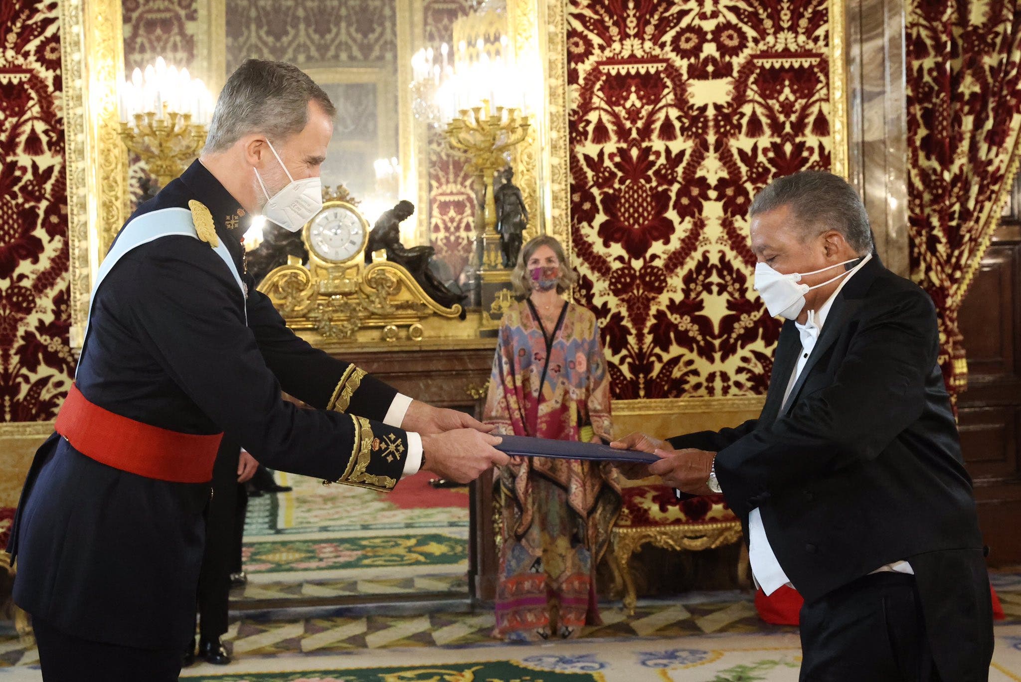 Embajador Juan Bolívar Díaz presenta cartas credenciales ante el Rey de España