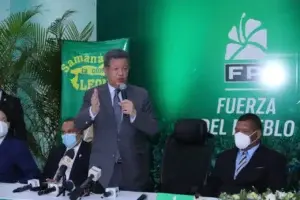 Leonel Fernández aspira próximo año escolar sea presencial