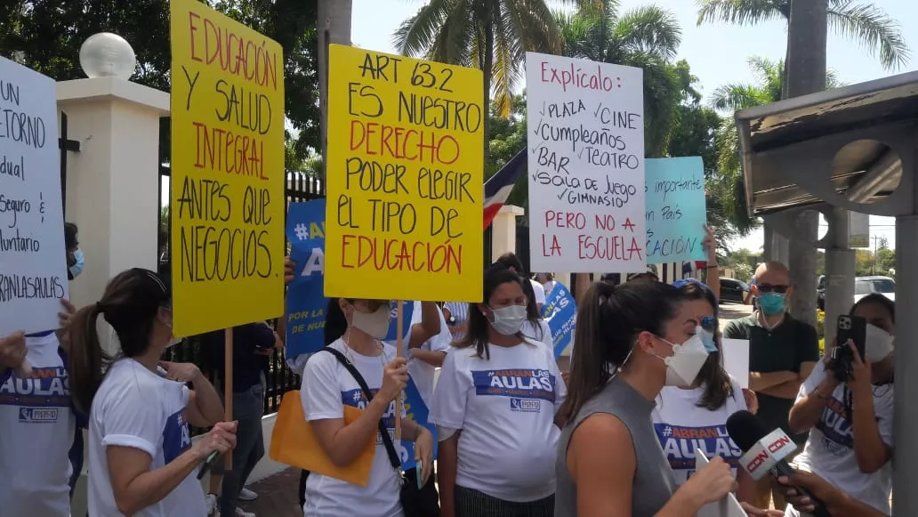 Colectivo de Padres demanda retorno a las aulas