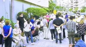 Buen ambiente rodea centros de vacuna; hay pocas quejas