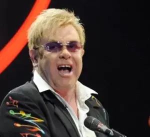 Elton John se retira escenarios tras 52 años de carrera