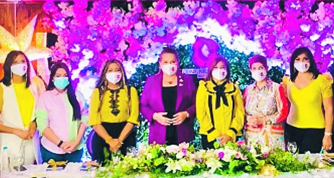 Mesa de honor que encabezó el acto denominado “Alianza por la Vida”.