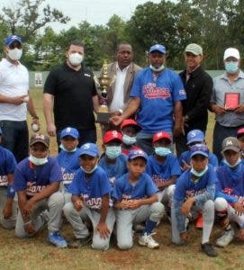 Liga Suárez, campeón torneo béisbol navideño