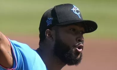 Teoscar Hernández conecta doble;  Vlad Jr. empuja cuatro