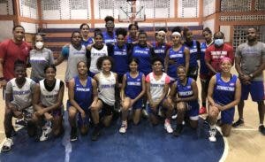 Equipo femenino RD  entrena Centrobasket