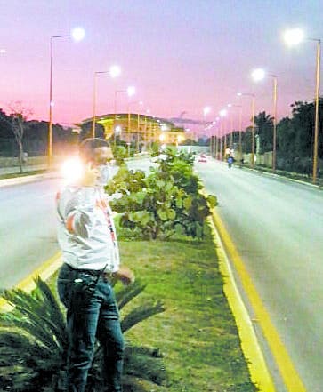 Edesur realiza en Barahona  iluminación de  áreas públicas