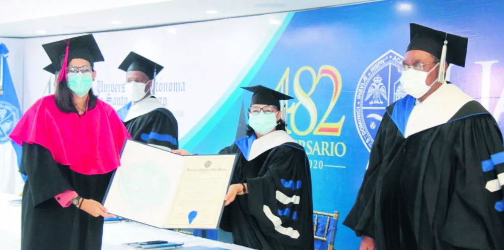 La  UASD gradúa a 184 profesionales con lauros académicos