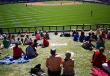 Chicago permitirá presencia del 20% de aficionados en los campos de béisbol