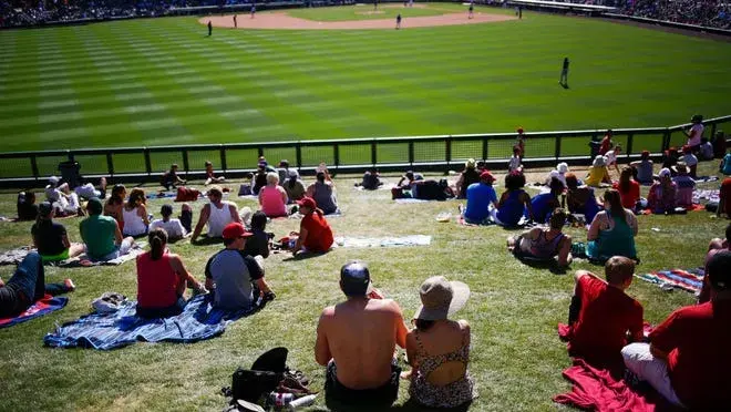 Chicago permitirá presencia del 20% de aficionados en los campos de béisbol