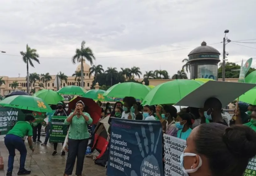 Periodistas apoyan causales aborto