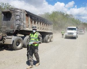 Medio Ambiente somete varios por  extracción ilegal