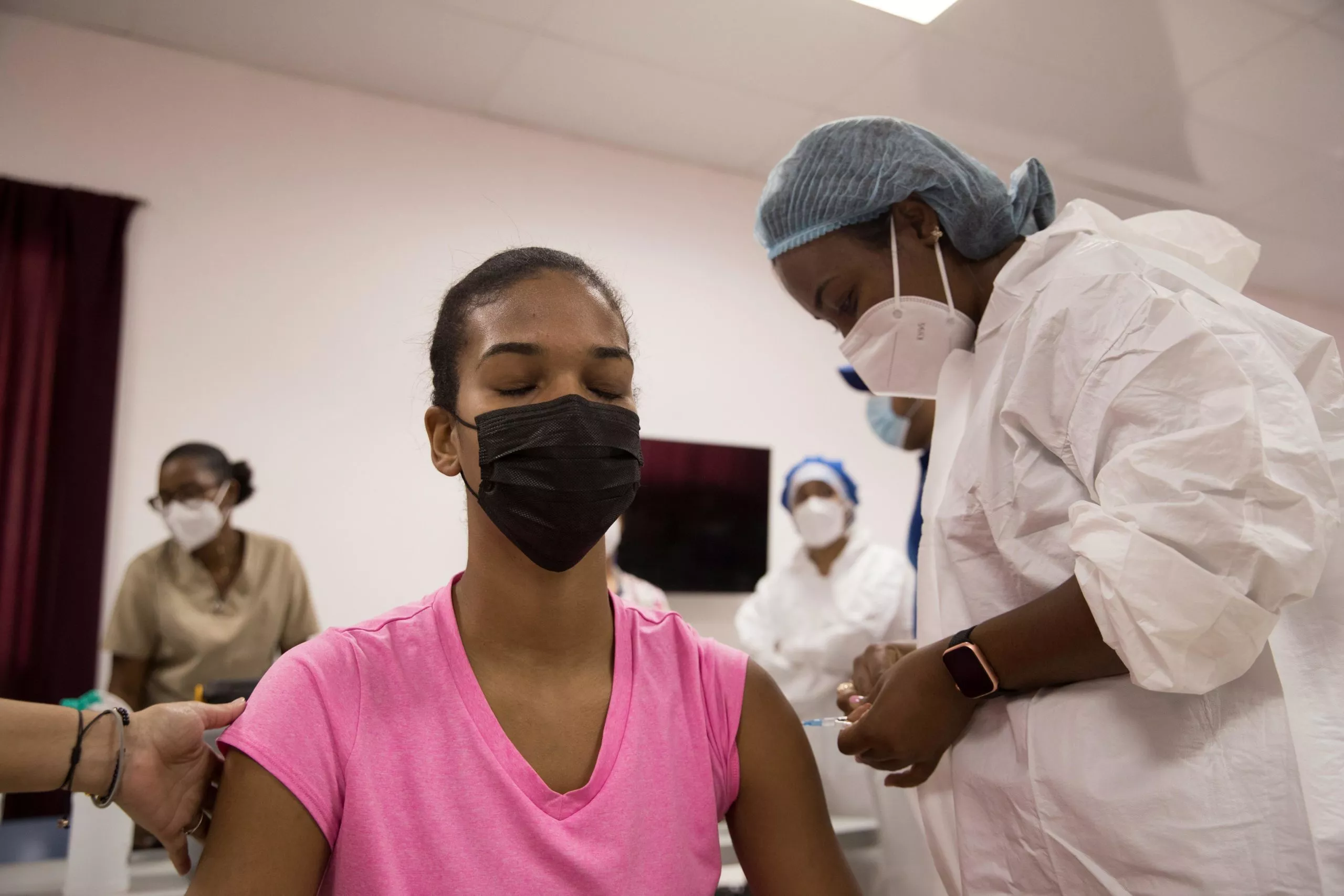 Delegación dominicana que competirá en los Juegos Olímpicos de Tokio, recibió primera dosis contra la COVID-19