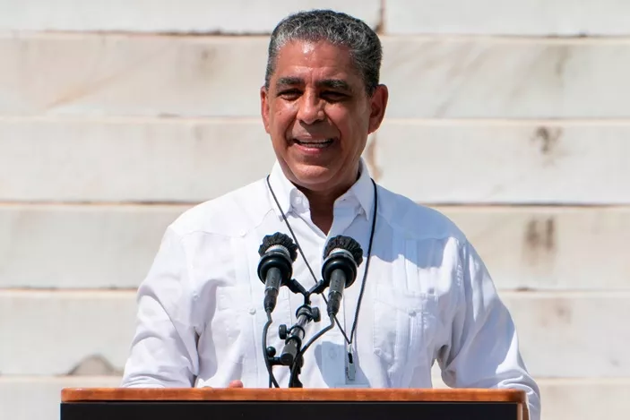 Espaillat anuncia feria de empleos para residentes distrito 13 de NY