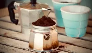 El material de la greca influye en el sabor de tu café