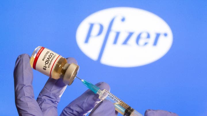 Pfizer asegura tercera dosis ofrece protección ante Ómicron