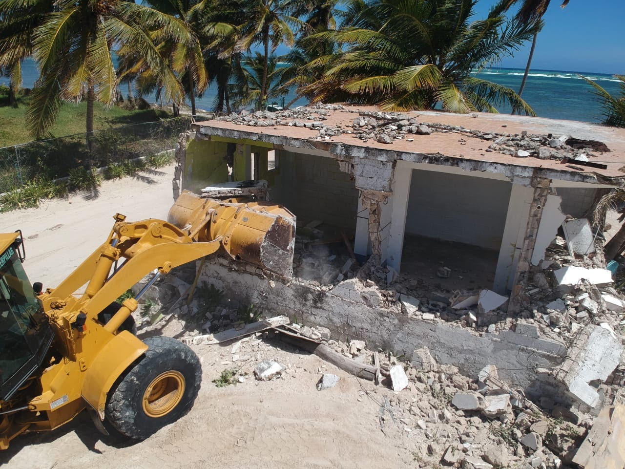 Medio Ambiente rescata área ocupada ilegalmente en playa Cabeza de Toro Punta Cana