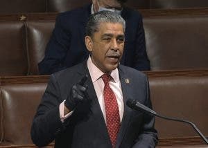 Espaillat solicita más vacunas para Washington Heights ante aparición de nueva variante COVID