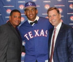 Baryon Lora Prospecto de los Rangers de Texas sufre aparatoso accidente