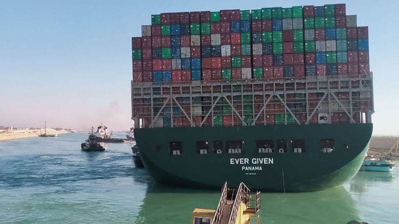 Canal de Suez: reflotan el carguero Ever Given que llevaba casi una semana bloqueando el tráfico