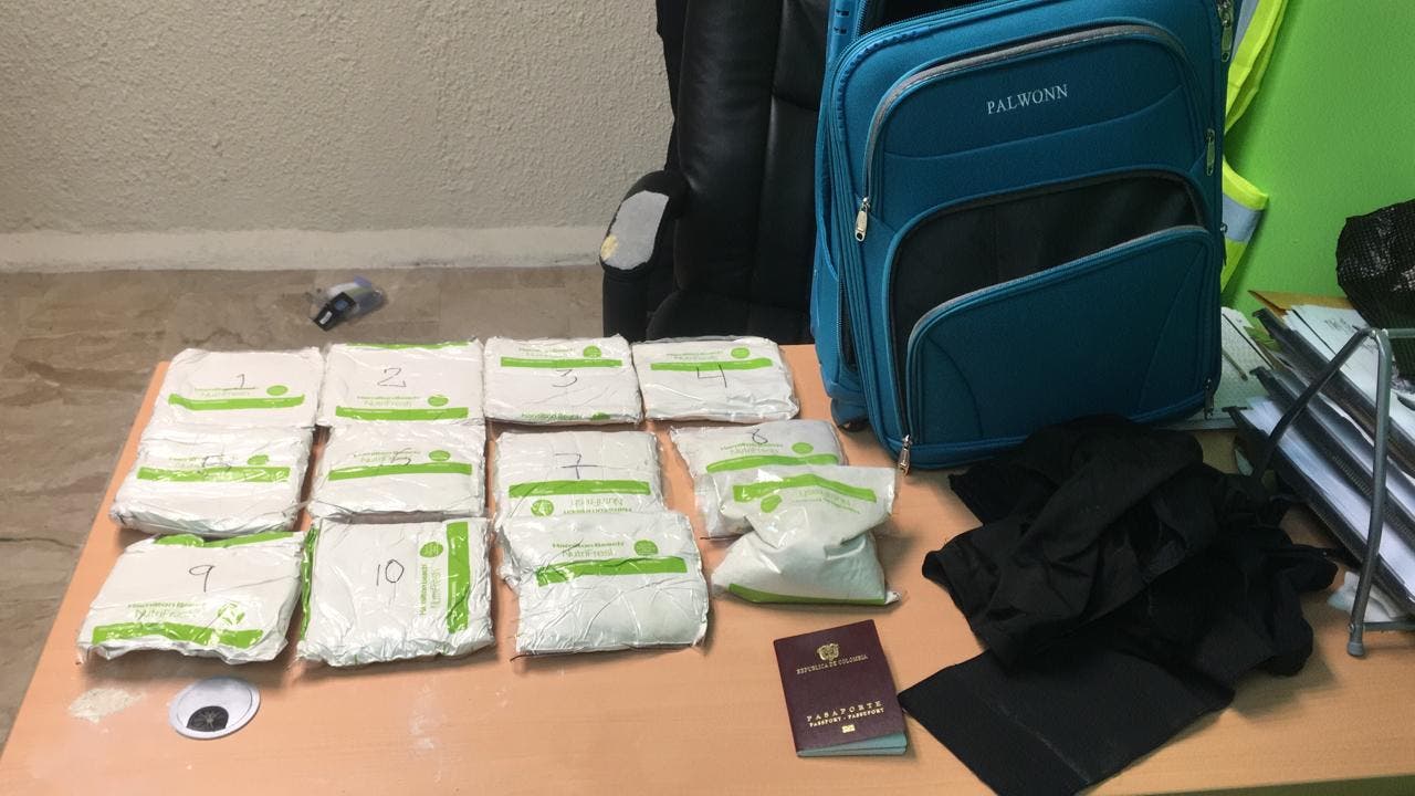 Apresan colombiana con 5 kilos de heroína en aeropuerto de Punta Cana