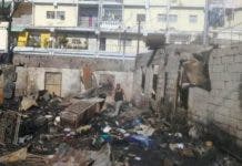 Incendio destruye 30 viviendas en Villa Duarte