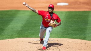 Carlos Martínez repuntó con tres innings en blanco