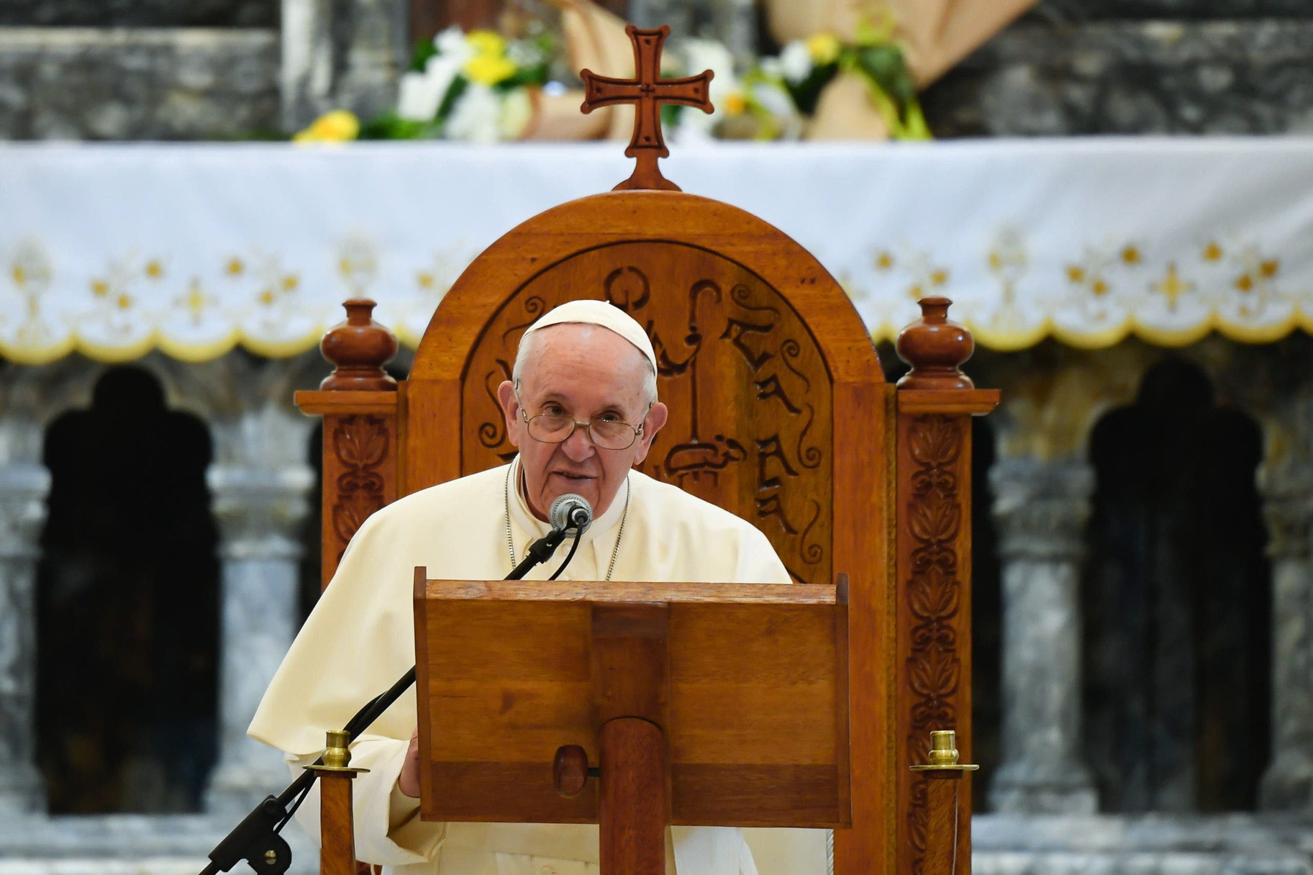 El papa pide a los cristianos de Irak que reconstruyan