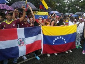 Dominicana amplía facilidades a venezolanos indocumentados para regularse