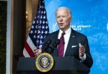 Biden levanta restricciones a transporte de gasolina ante cierre de oleoducto