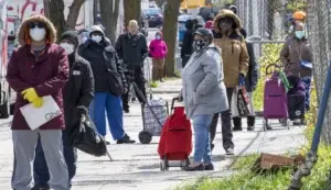 Nueva York ayudará con 2,100 millones de dólares a indocumentados