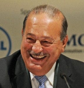 Carlos Slim está entre los 51 latinos millonarios