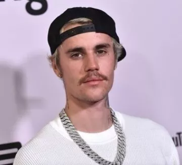 Justin Bieber sorprende  con nuevo disco