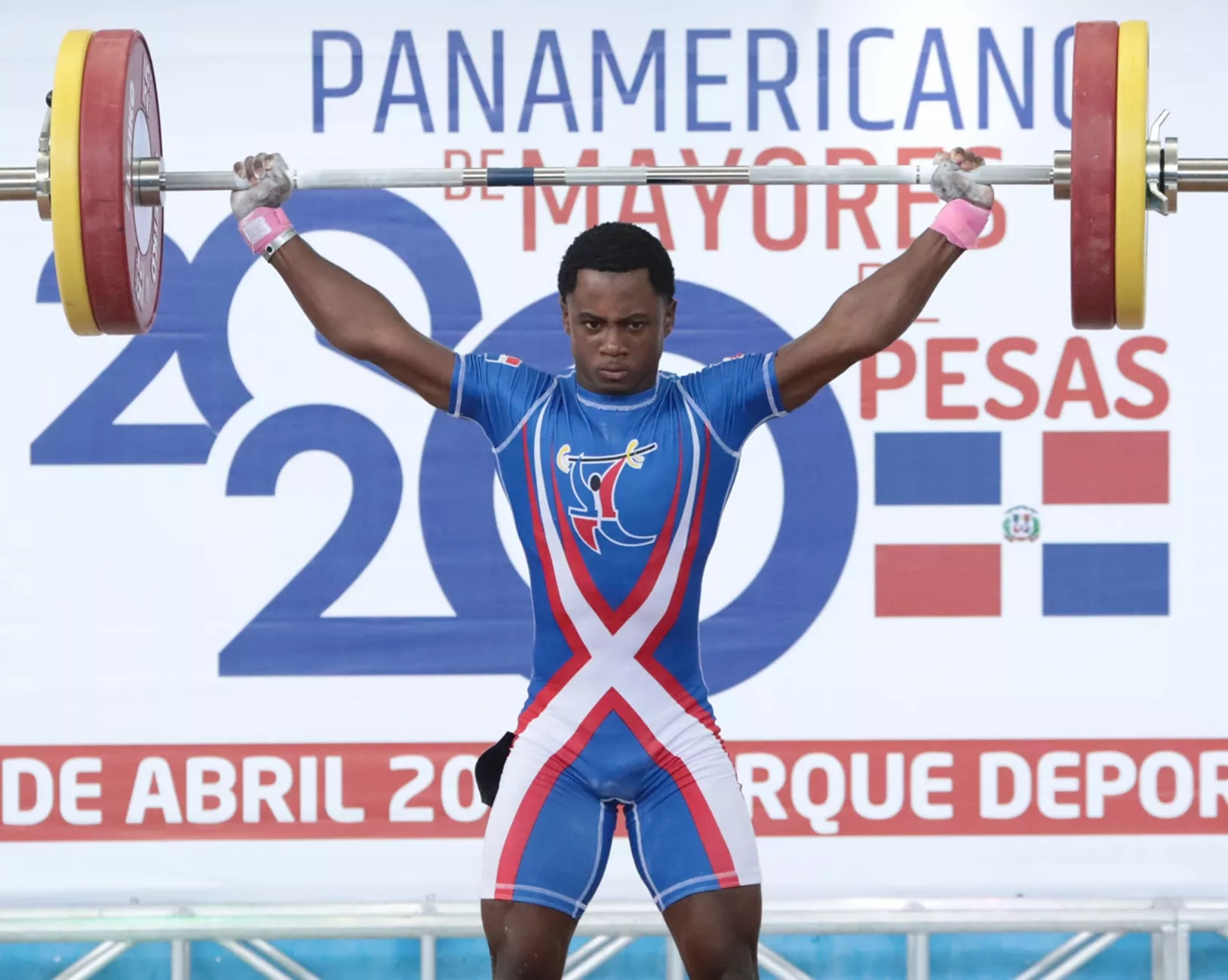 Yeison Michel Suárez gana oro y García plata en torneo de pesas