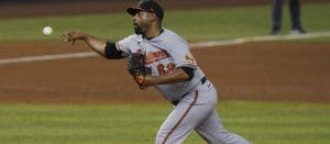 César Valdez sorprende al hacer ‘outs’ con un solo picheo