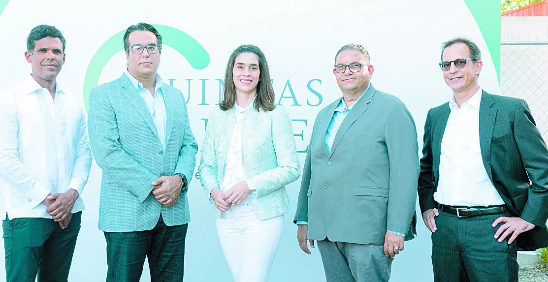 Edwin Marmolejos, Raúl Rosario, Natacha Pimentel, Enrique Romero y Santiago Camarena. Edwin Marmolejos, Raúl Rosario, Natacha Pimentel, Enrique Romero y Santiago Camarena.
