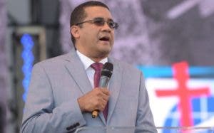 “Somos pastores o empresarios”, dice el pastor Ezequiel Molina Jr.