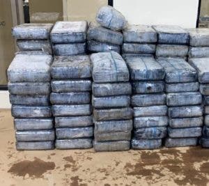 DNCD ocupa 118 kilos coca en un bote abandonado