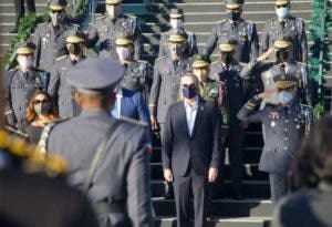 Presidente ‘sacude’  la Policía y pone en retiro a 350 oficiales