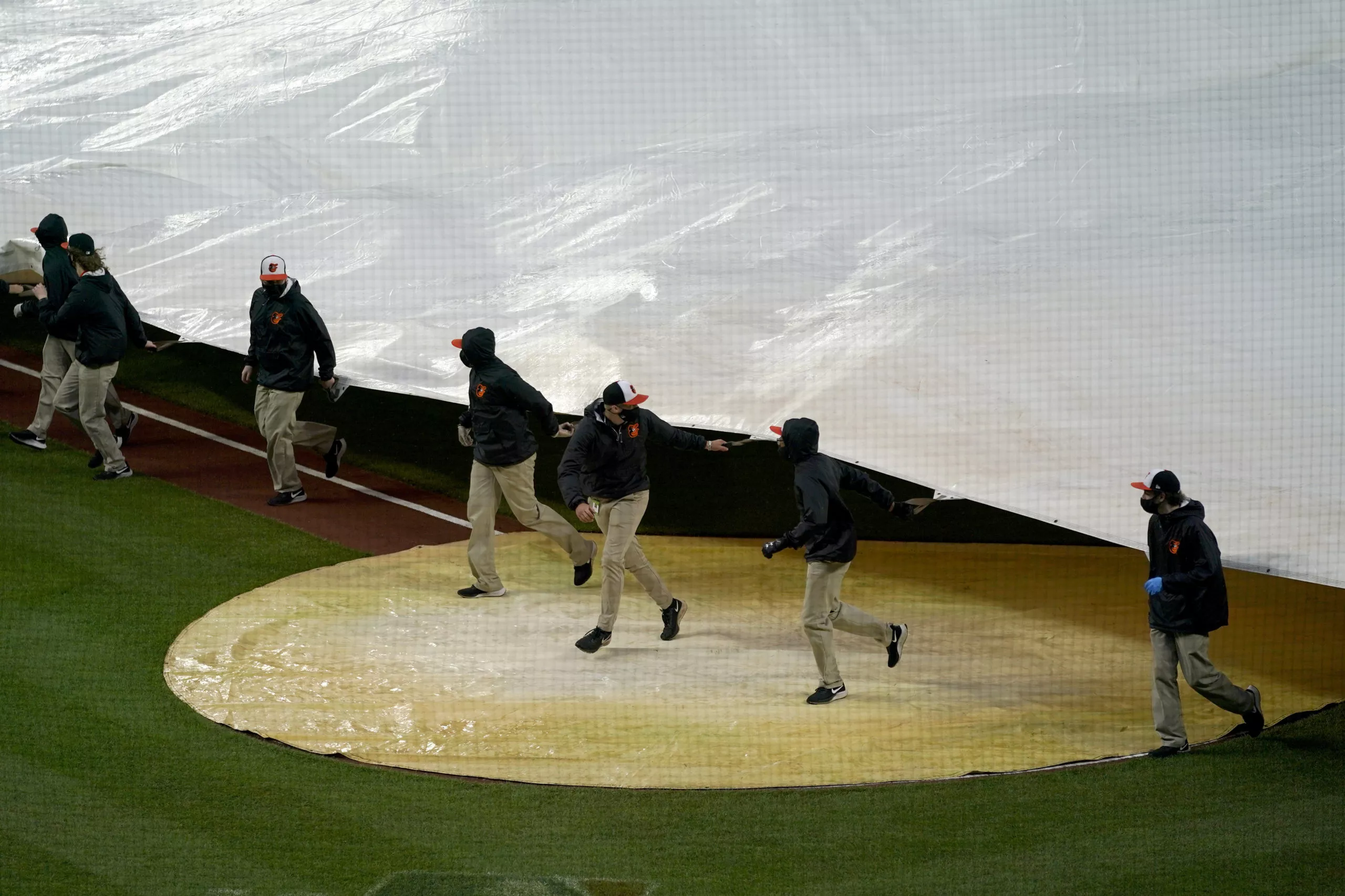 Lluvia obliga a posponer el juego de Marineros y los Orioles