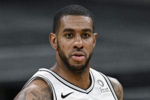 Problemas cardiacos obligan a Aldridge a retirarse de inmediato de la NBA