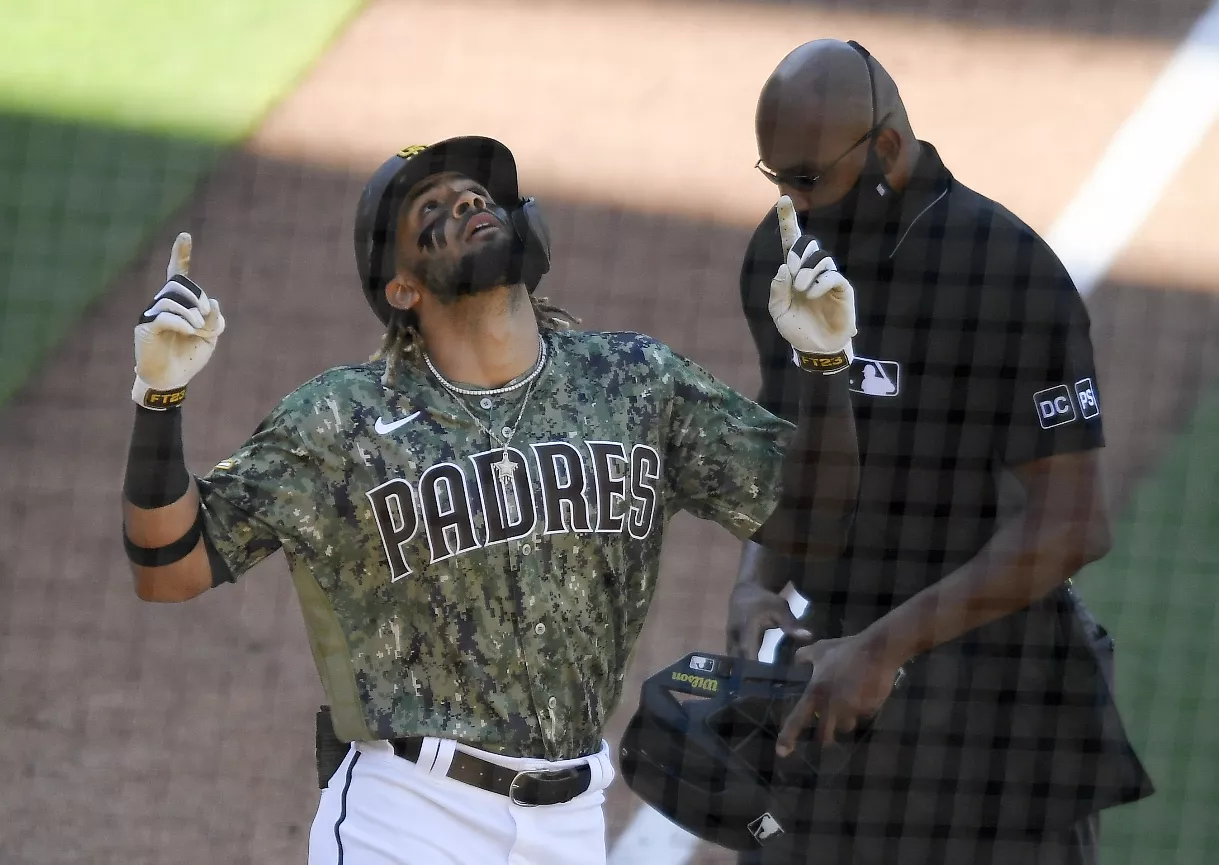 Tatis Jr. pega vuelacercas y sencillo; Sanó la saca